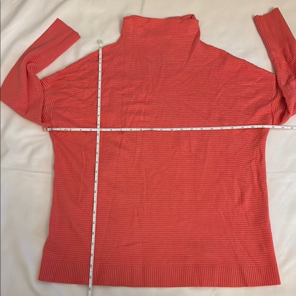 Chelsea & Theodore Women’s Coral Turtleneck Sweater – Size Small – NWT - Picture 5 of 5